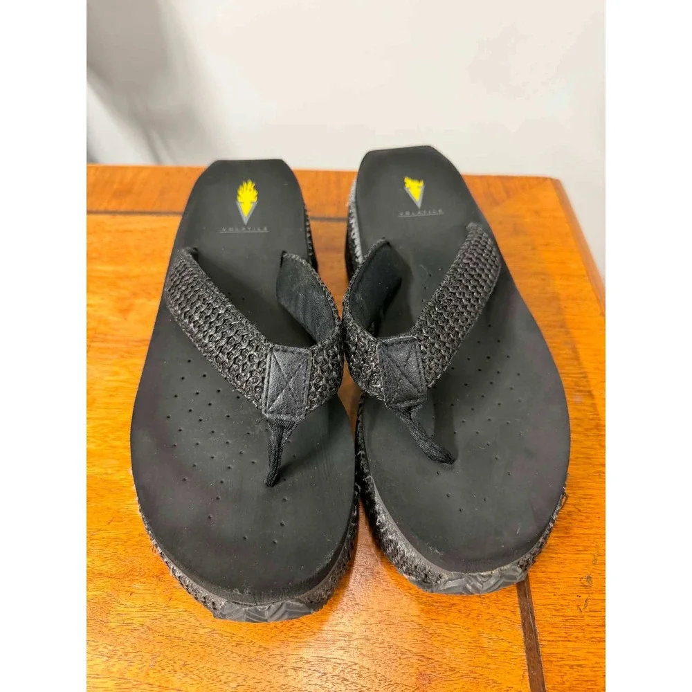 Volatile Black Platform Flip Flops Chunky Wedge Woven Strap Sandals Womens 9.5in